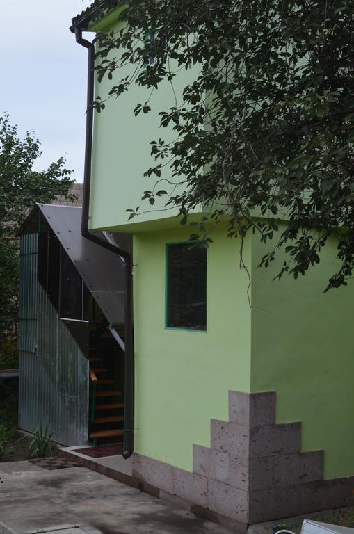 Cottages On Gdantsevskaya Street Krywyj Rih Exterior foto